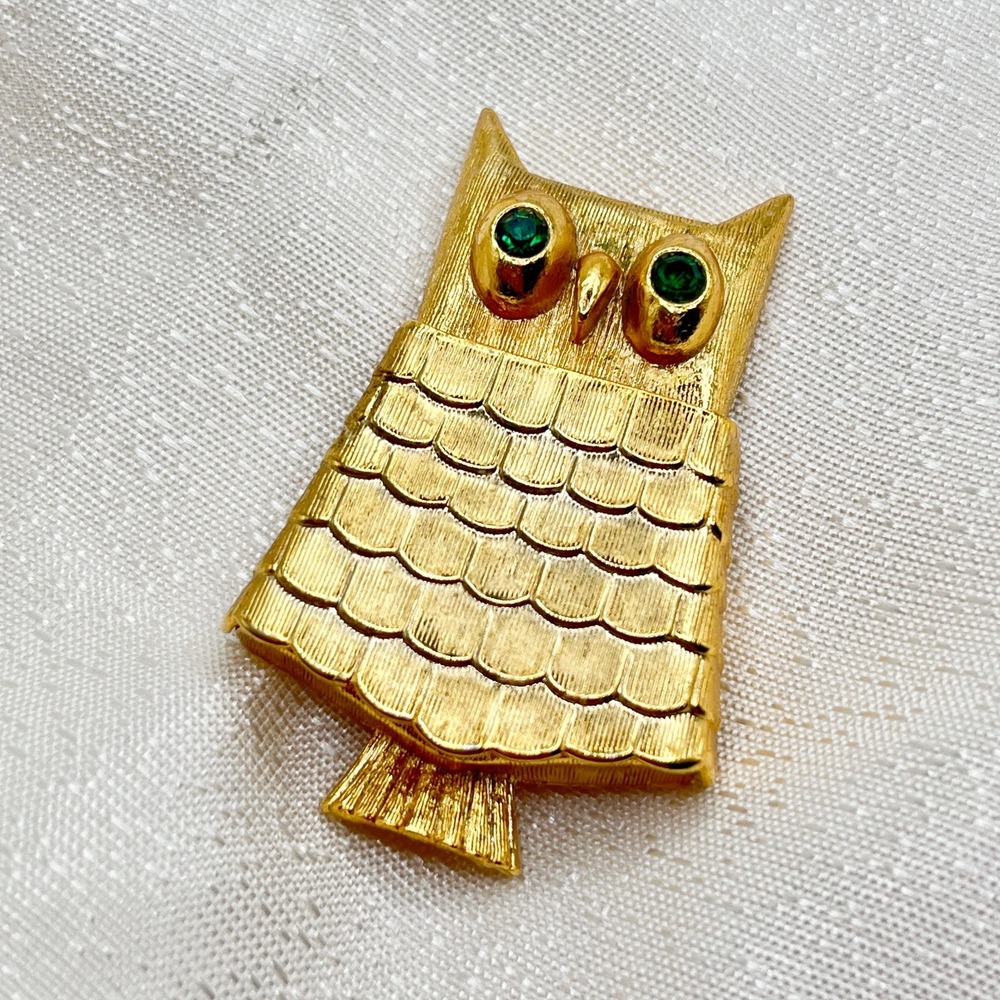 Vintage Gold Tone Bird Owl Rhinestone Eyes Brooch w/ Makeup Perfume Compartment
